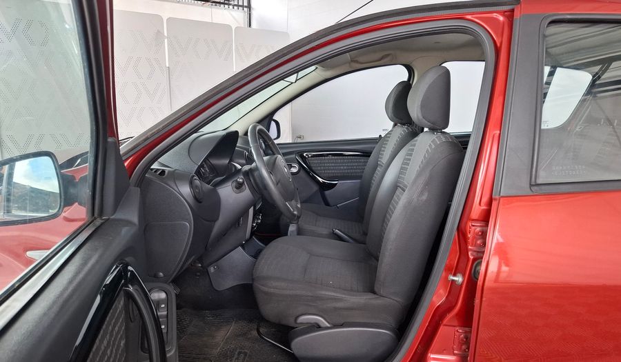 Renault Sandero 1.6 16V PRIVILEGE NAV Hatchback 2014