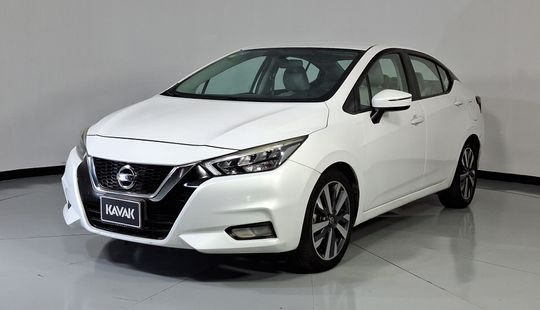 Nissan • Versa