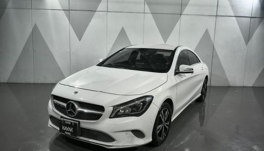 Mercedes Benz • Clase CLA