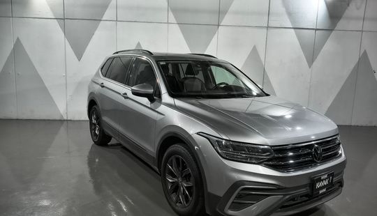 Volkswagen • Tiguan