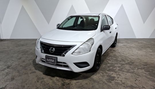 Nissan • Versa