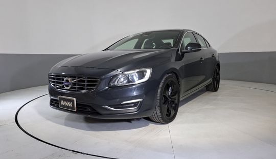 Volvo • S60