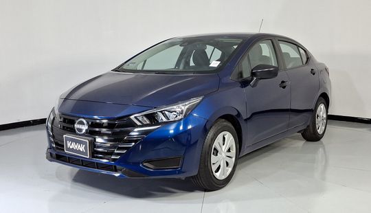 Nissan • Versa