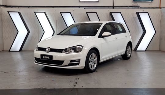 Volkswagen • Golf