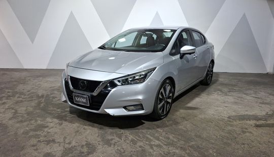 Nissan • Versa