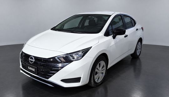 Nissan • Versa