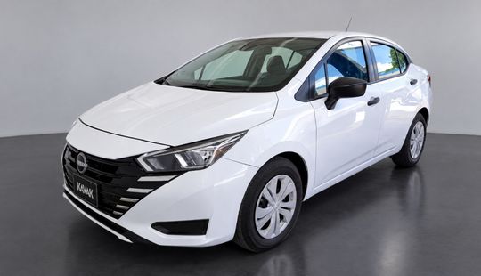 Nissan • Versa