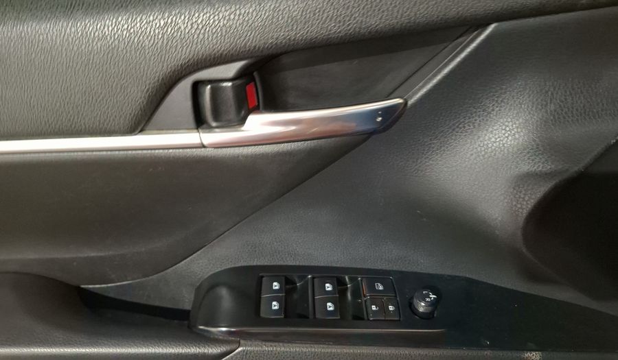 Toyota Camry 2.5 SE AUTO Sedan 2020