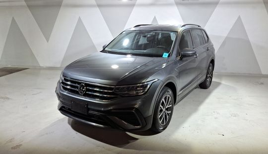 Volkswagen • Tiguan