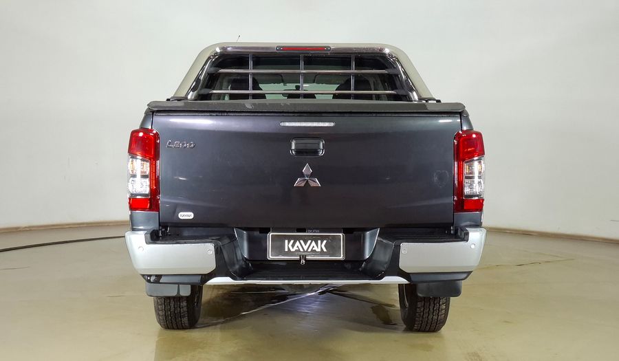 Mitsubishi L200 2.4 TD WORK DC CR Pickup 2022
