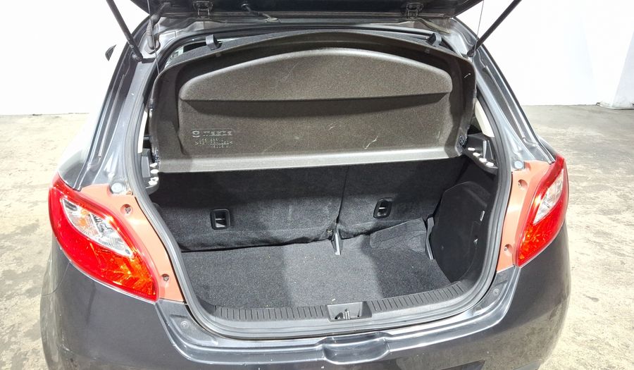 Mazda 2 1.5 SPORT TA Hatchback 2015