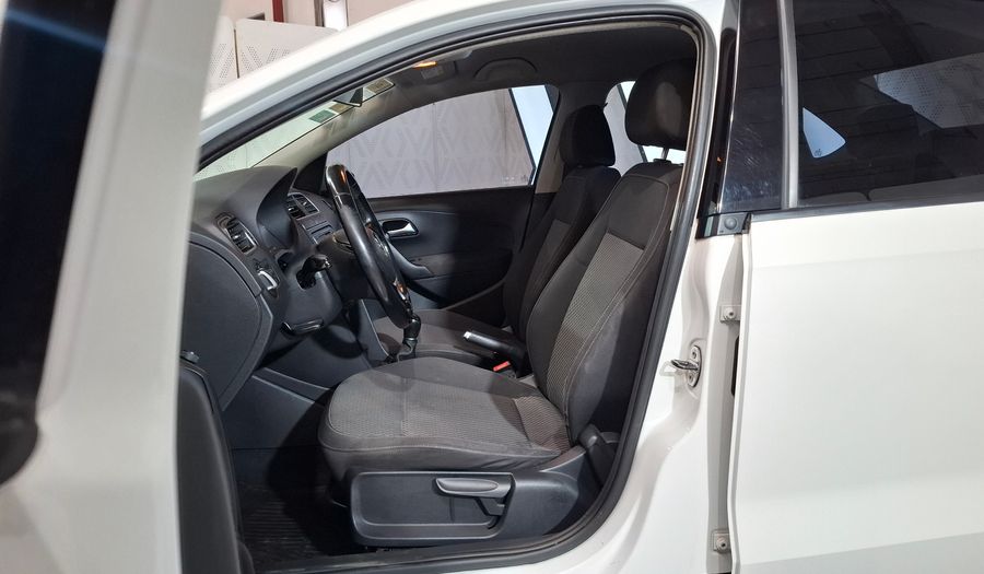 Volkswagen Polo 1.6 COMFORTLINE Sedan 2018