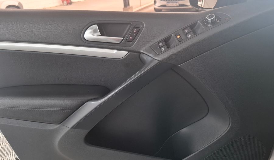 Volkswagen Tiguan 2.0 TSI MT EXCLUSIVE Suv 2013