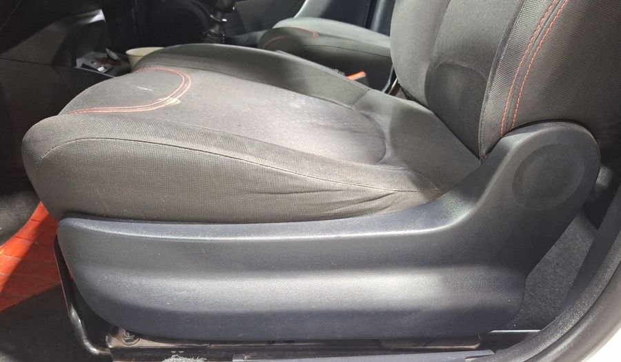 Fiat Uno 1.4 SPORTING Hatchback 2016