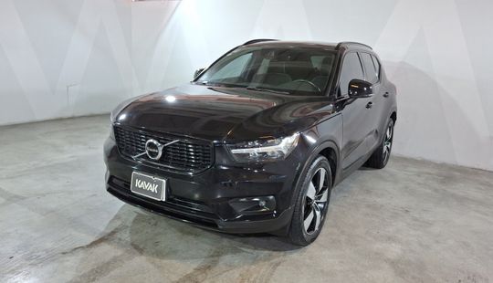 Volvo • XC40