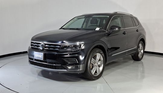 Volkswagen • Tiguan