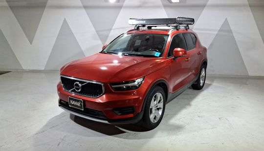 Volvo • XC40