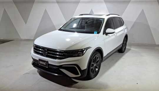 Volkswagen • Tiguan