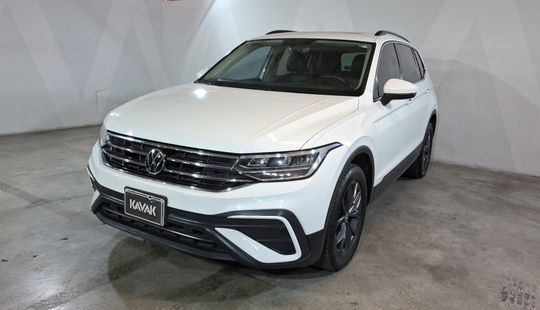 Volkswagen • Tiguan