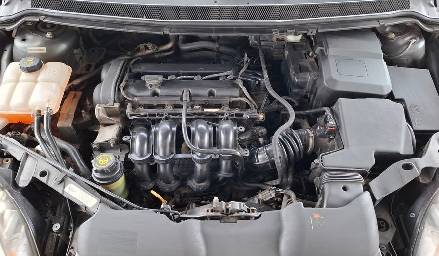 Ford Focus Ii II 1.6 STYLE Hatchback 2010