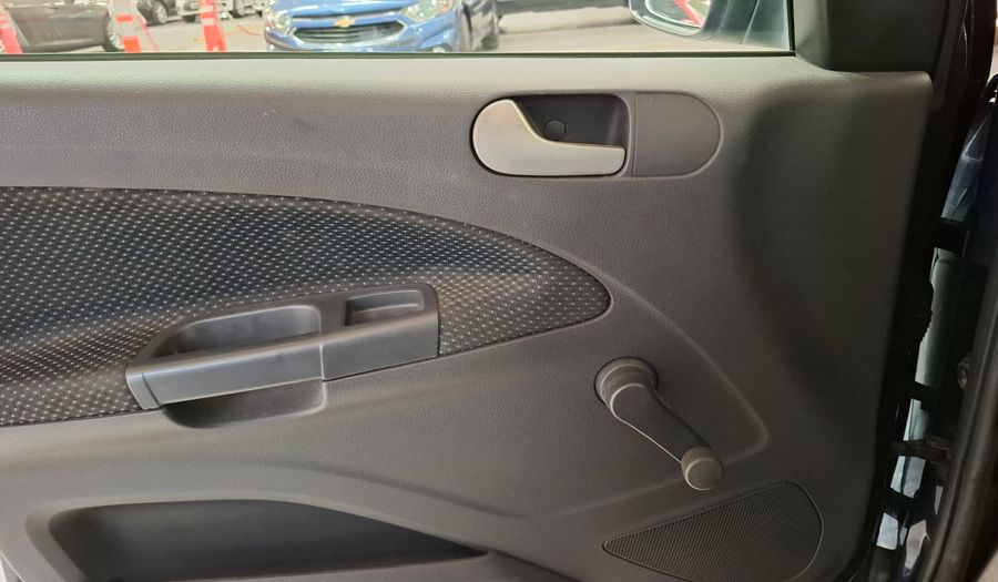 Volkswagen Voyage 1.6 COMFORTLINE Sedan 2015