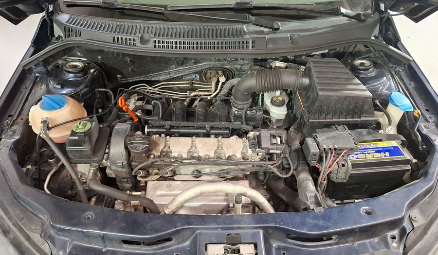Volkswagen Voyage 1.6 COMFORTLINE Sedan 2015