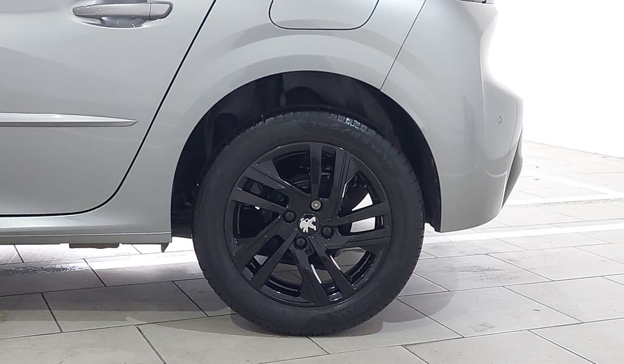 Peugeot 208 1.0 STYLE Hatchback 2024