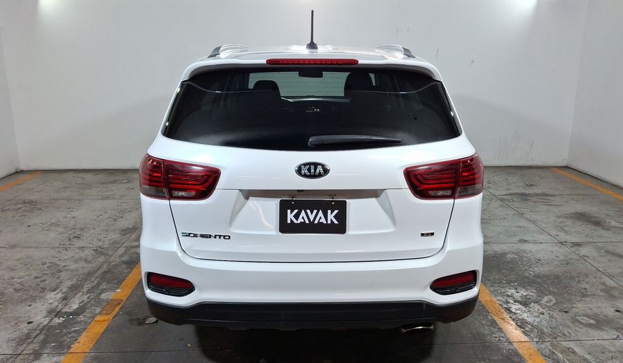 Kia Sorento 2.4 LX AUTO Suv 2020