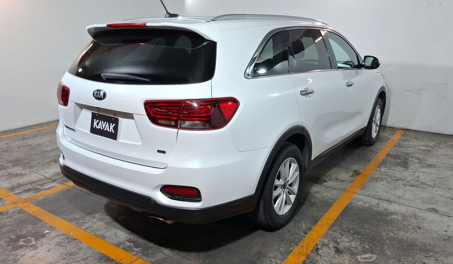 Kia Sorento 2.4 LX AUTO Suv 2020
