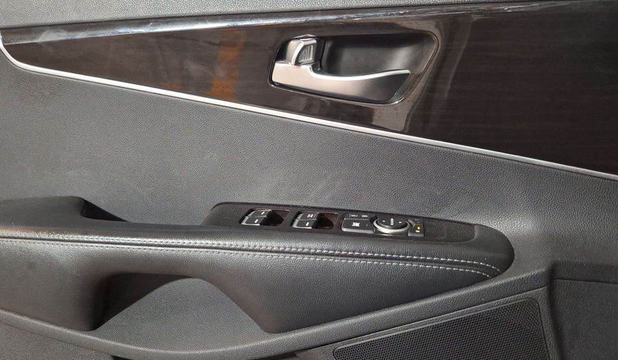 Kia Sorento 2.4 LX AUTO Suv 2020