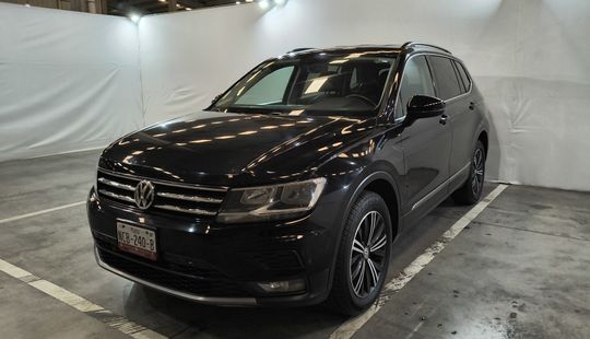 Volkswagen • Tiguan