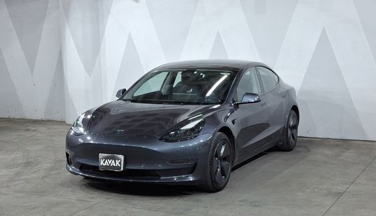 Tesla • Model 3