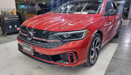 Volkswagen • Jetta