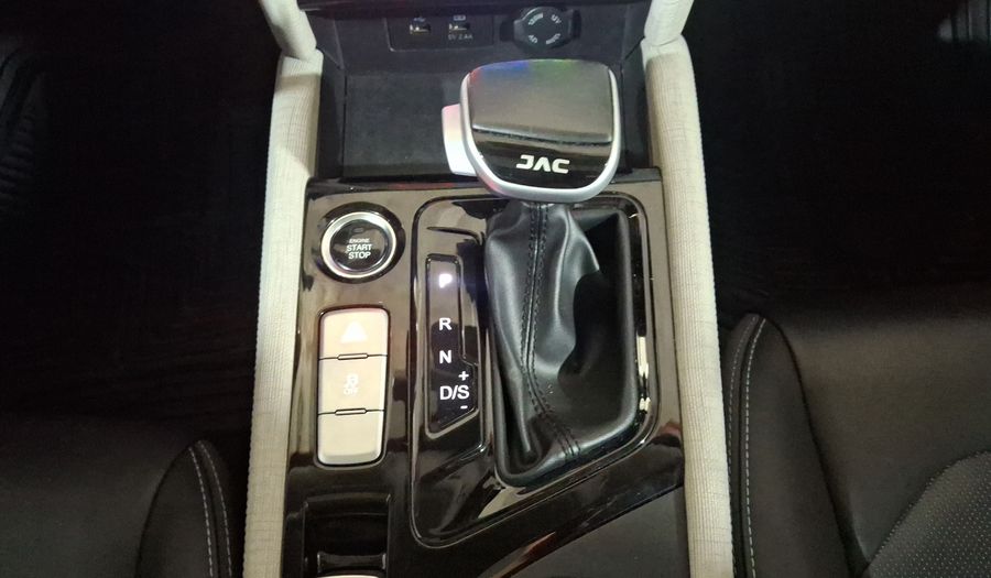 Jac J7 1.5 QUANTUM CVT Hatchback 2022