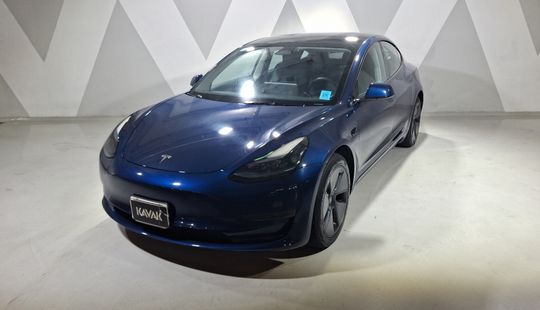 Tesla • Model 3