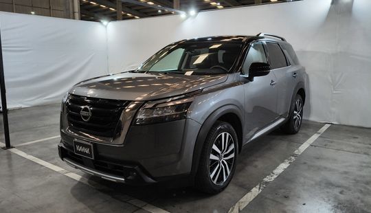 Nissan • Pathfinder