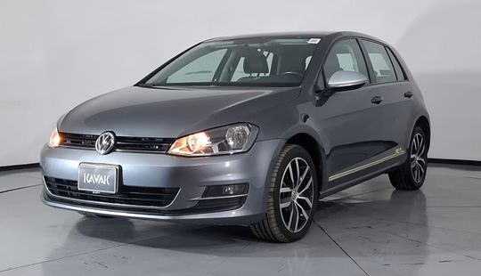 Volkswagen • Golf