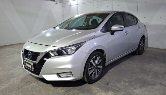 Nissan • Versa