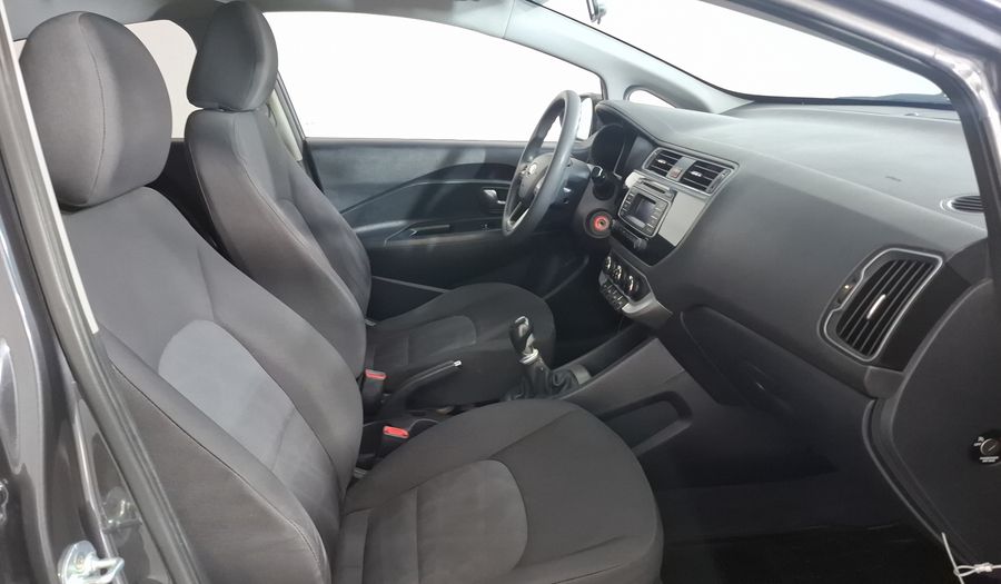 Kia Rio 1.6 LX MT Hatchback 2016