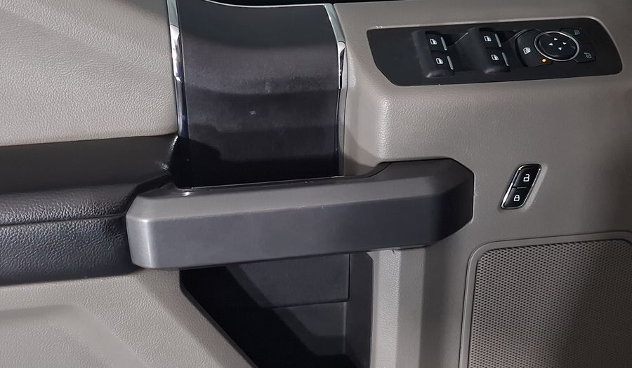 Ford Lobo 5.0 LOBO XLT CREW CAB 4X2 AUTO Pickup 2018