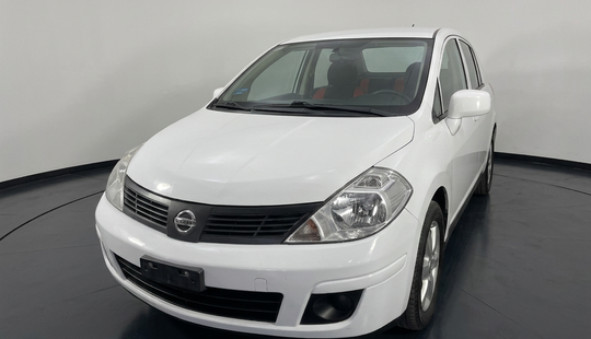 Nissan • Tiida