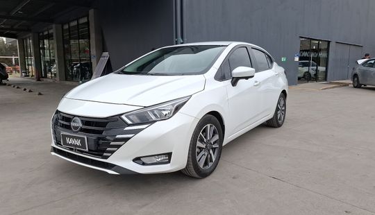 Nissan • Versa