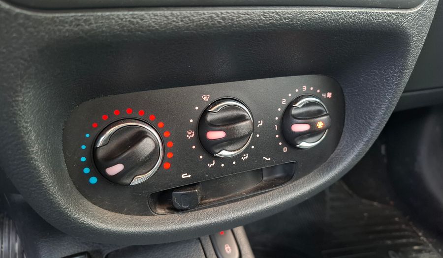 Renault Clio 1.1 DYNAMIQUE Hatchback 2015