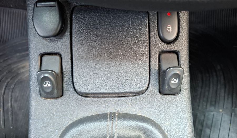 Renault Clio 1.1 DYNAMIQUE Hatchback 2015
