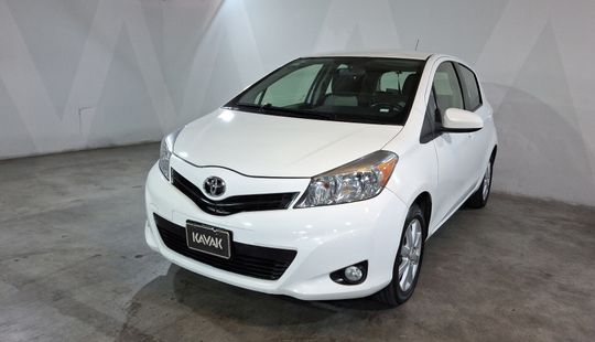 Toyota • Yaris