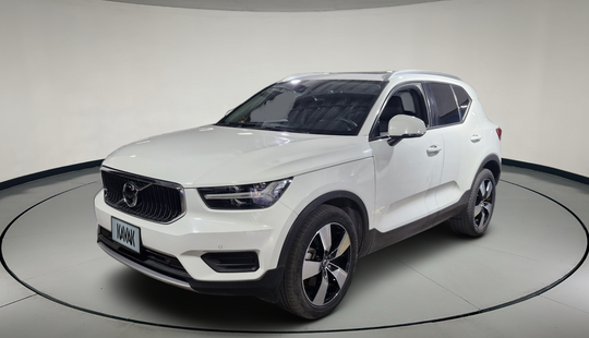 Volvo • XC40