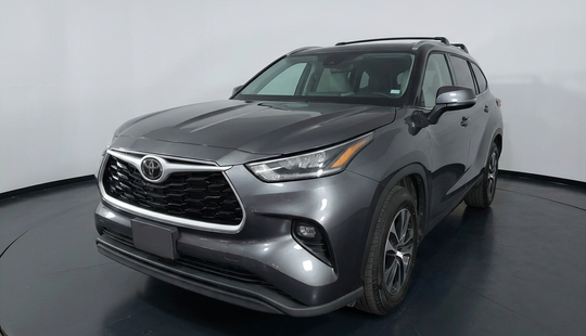 Toyota • Highlander