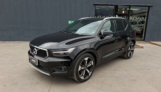 Volvo • XC40