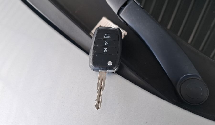 Kia Cerato 1.6 EX MT Sedan 2015