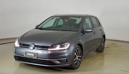 Volkswagen • Golf